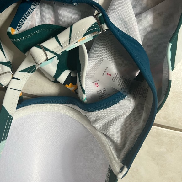 Bikini - Picture 5 of 7